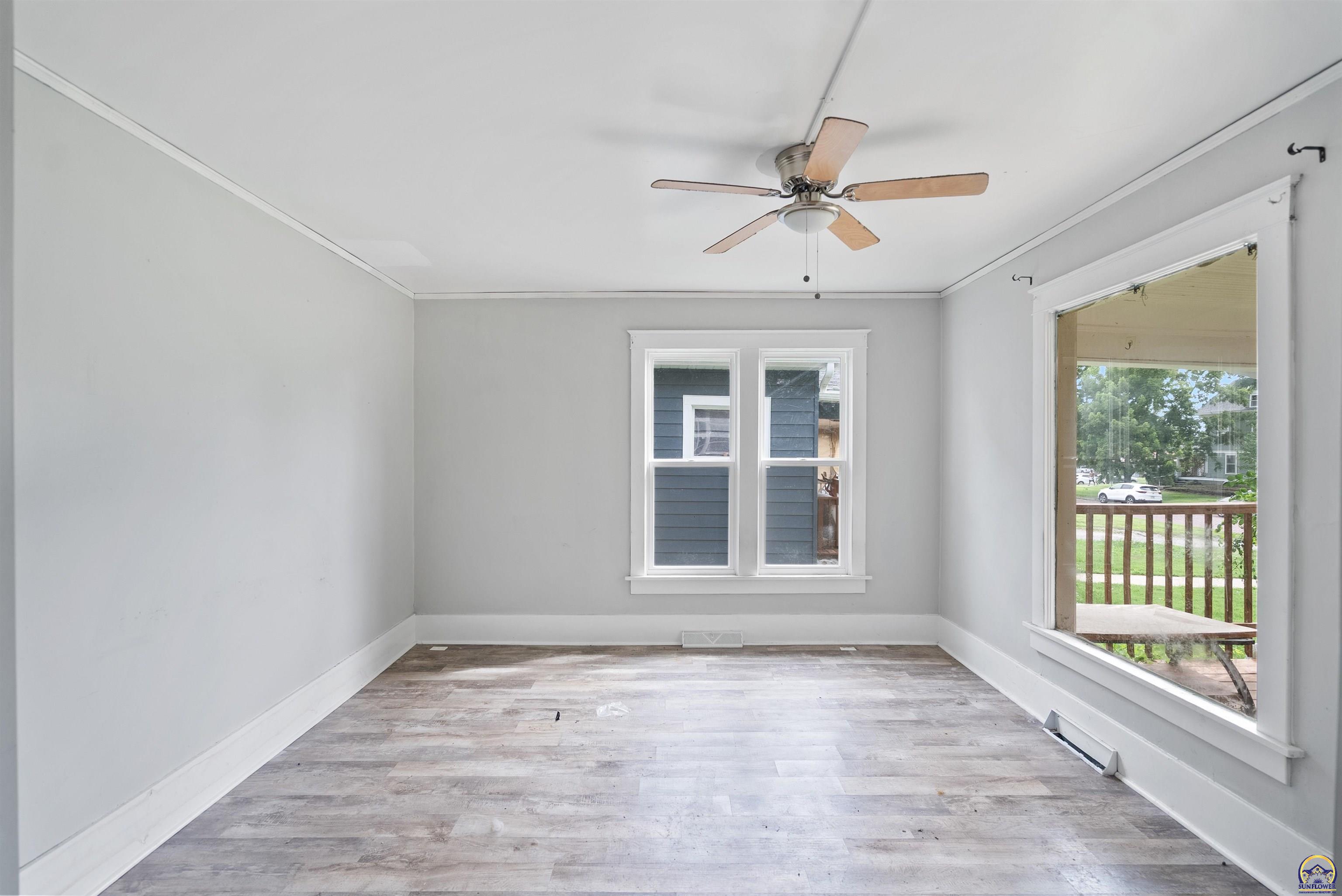 518 Southwest Lane Street Topeka, KS 66606 - Photo 14 of 56