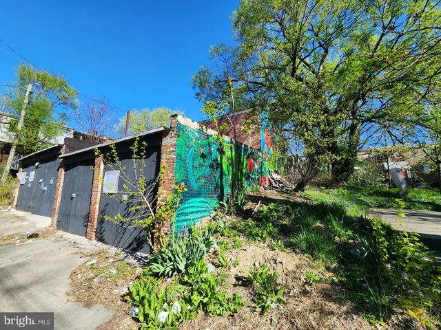 $100,000 | Garages Off Of Walbrook Avenue, Baltimore, MD 21216