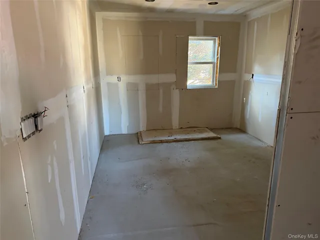 $1,100,000 | 512 Minnieford Avenue | City Island