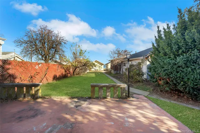 $1,100,000 | 512 Minnieford Avenue | City Island