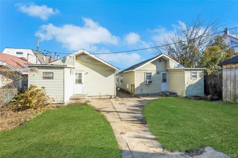 $1,100,000 | 512 Minnieford Avenue | City Island