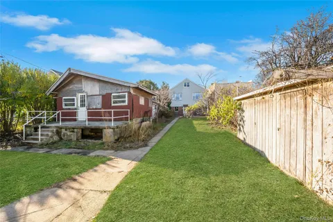 $1,100,000 | 512 Minnieford Avenue | City Island