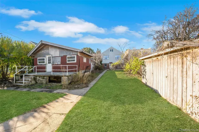 $1,100,000 | 512 Minnieford Avenue | City Island