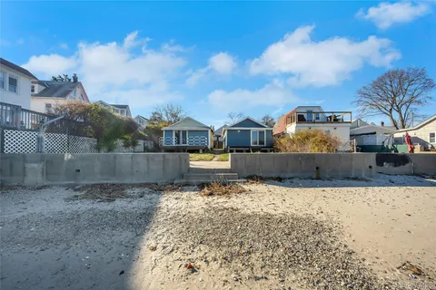 $1,100,000 | 512 Minnieford Avenue | City Island