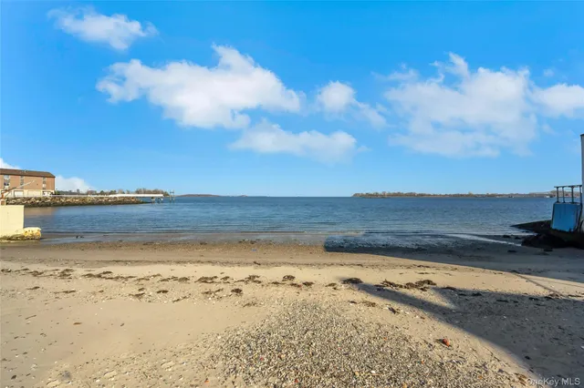 $1,100,000 | 512 Minnieford Avenue | City Island