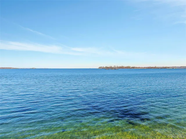 $1,100,000 | 512 Minnieford Avenue | City Island