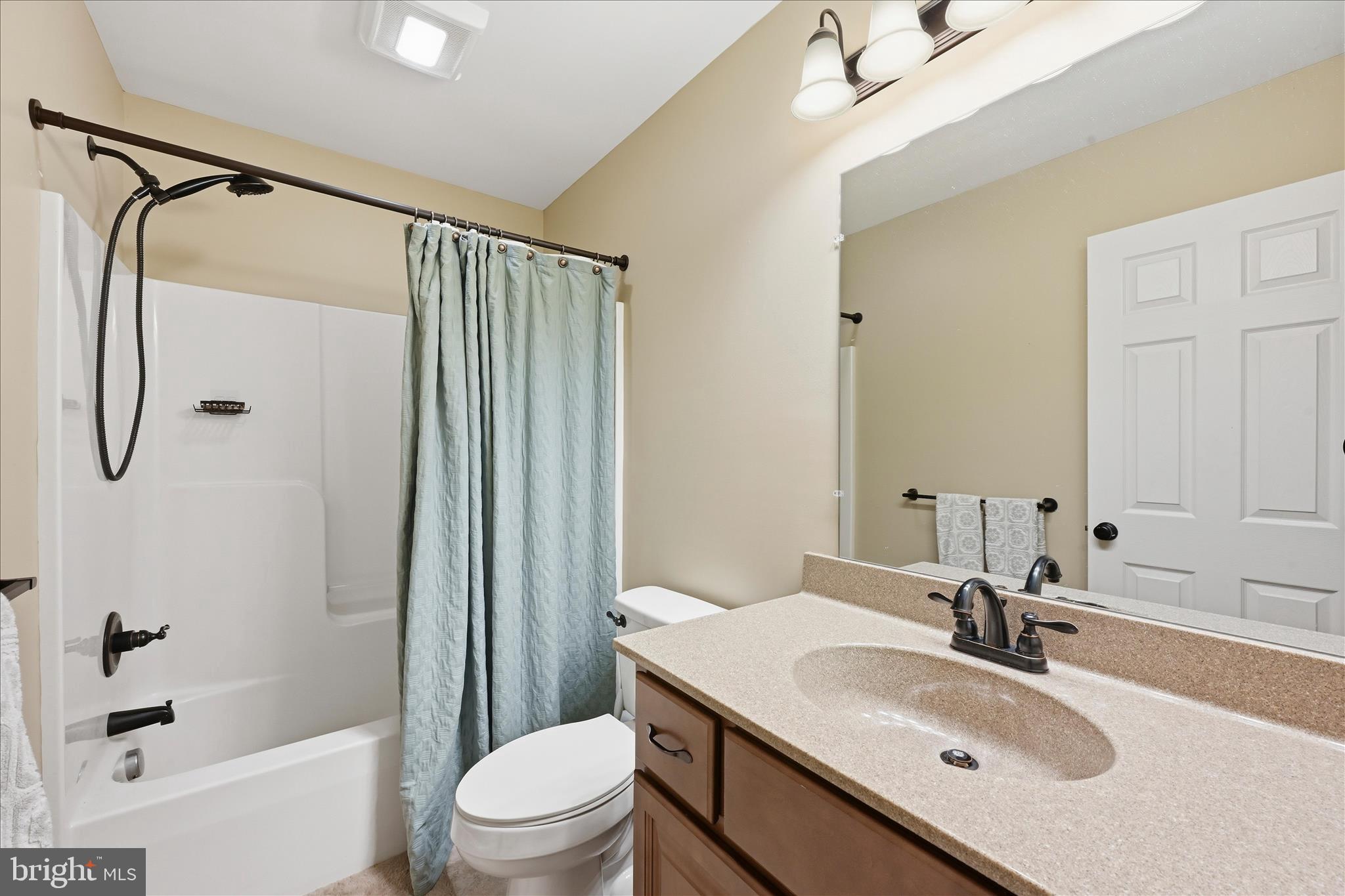 1363 Perry Drive Denver, PA 17517 - Photo 18 of 28 Bathroom
