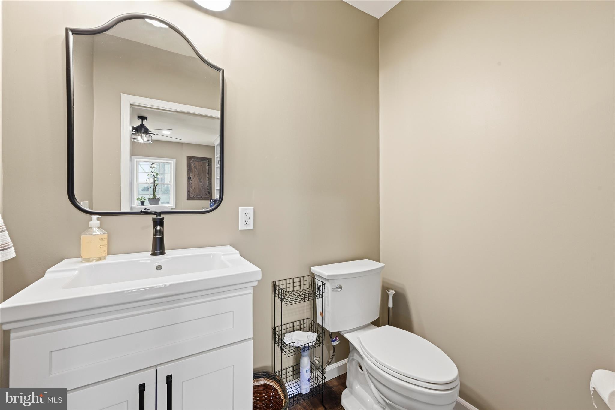 1363 Perry Drive Denver, PA 17517 - Photo 23 of 28 Powder Room