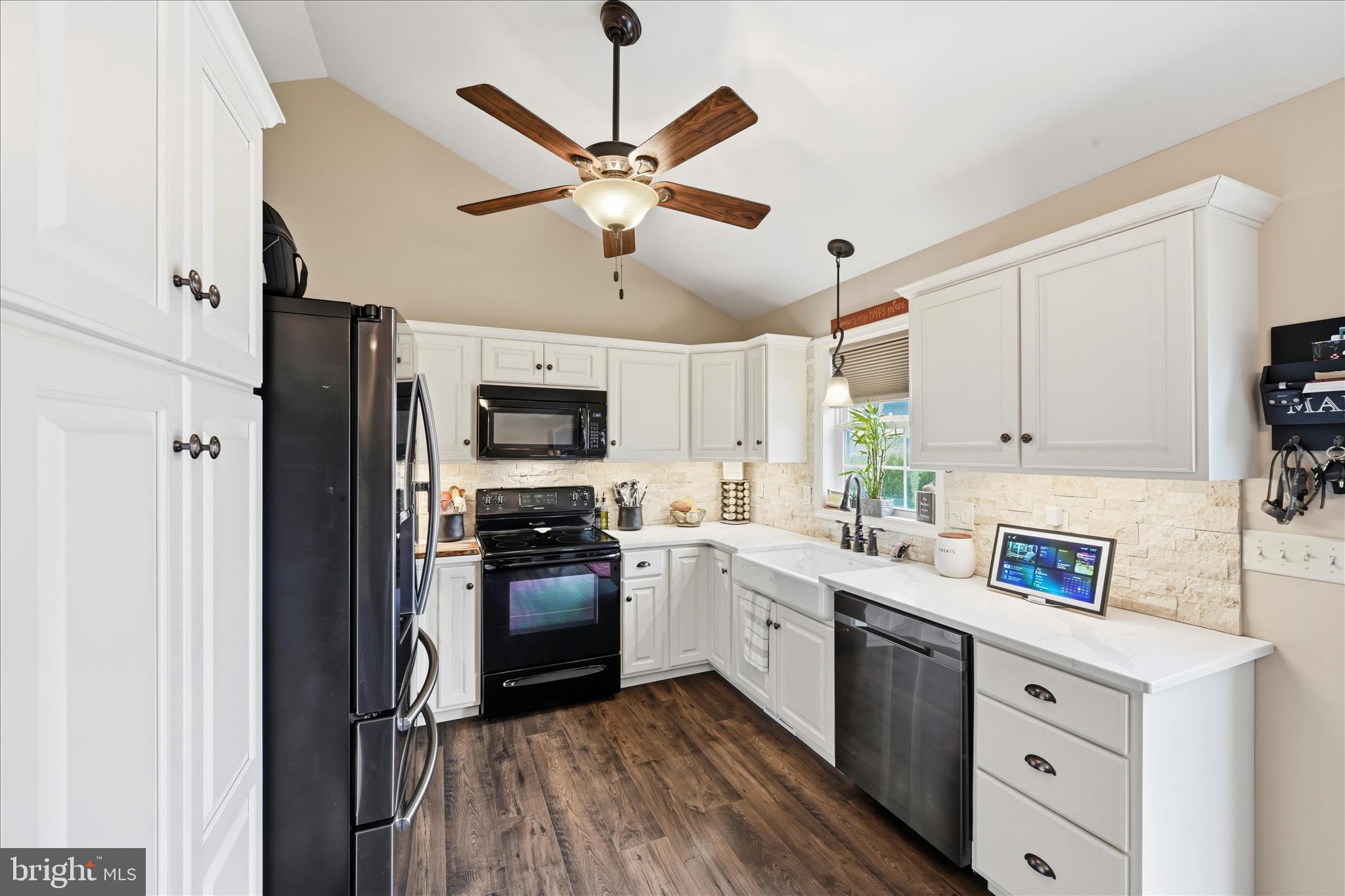 1363 Perry Drive Denver, PA 17517 - Photo 8 of 28 Kitchen
