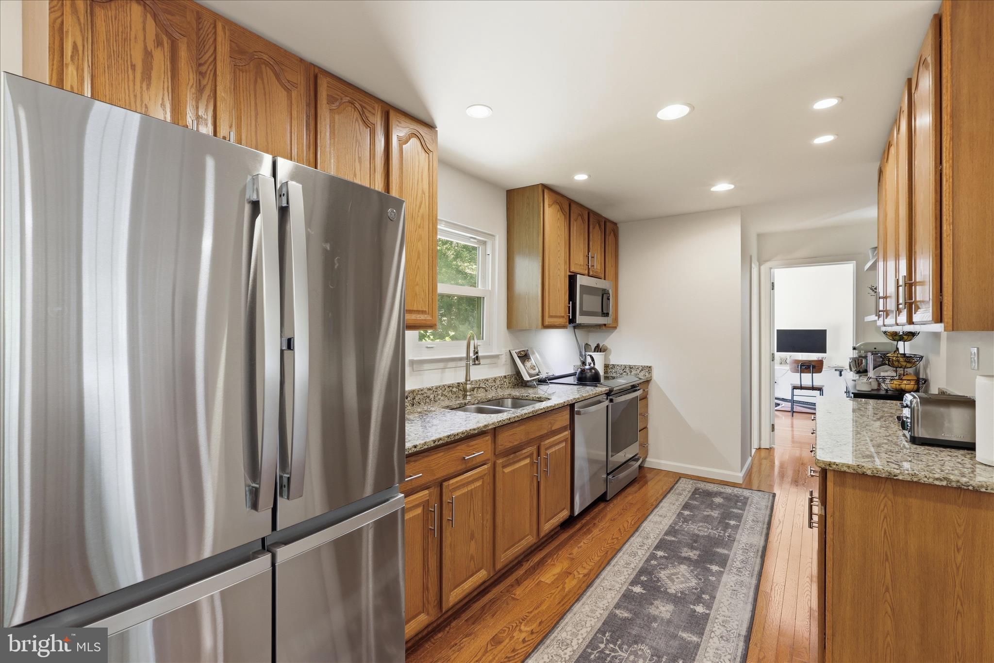 2412 Rosedown Drive Reston, VA 20191 - Photo 13 of 43