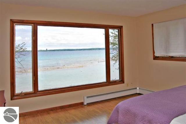 7470 East Shore Road Traverse City, MI 49686 - Photo 18 of 25 1723173-17.JPG