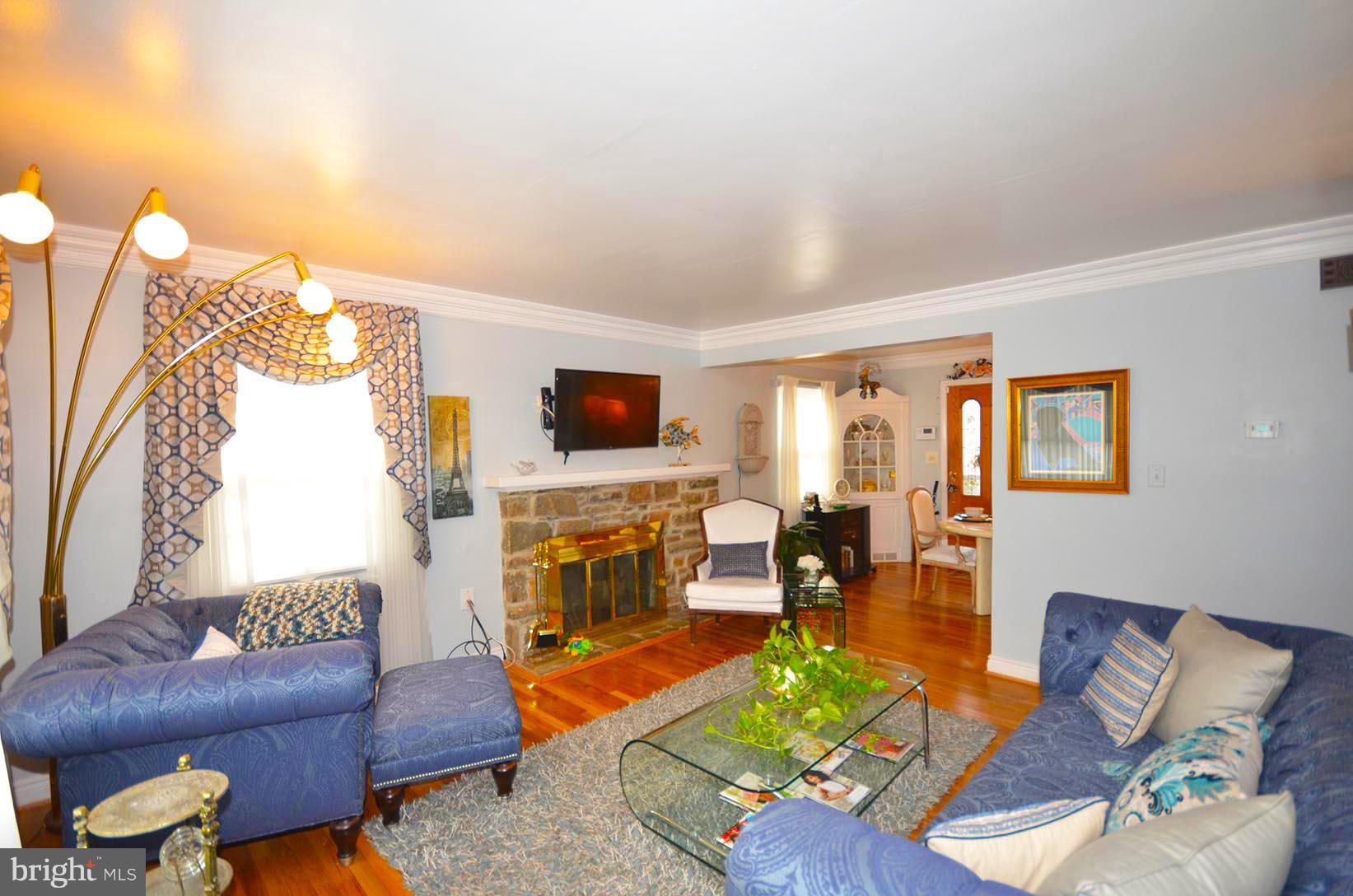 8823 Liberty Road Randallstown, MD 21133 - Photo 3 of 13 1st Unit Living Room