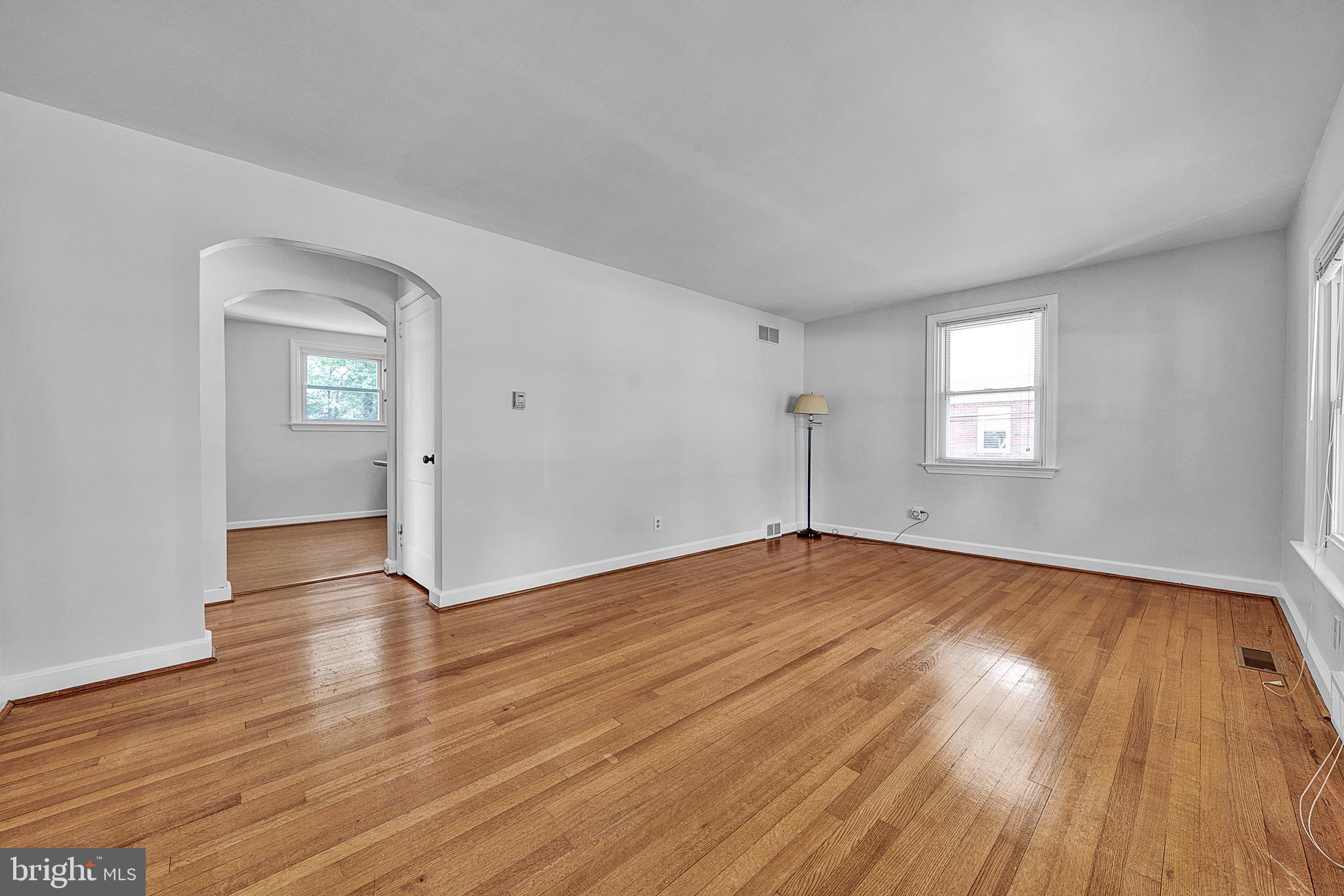 287 Greene Road Warminster, PA 18974 - Photo 16 of 43 Livingroom