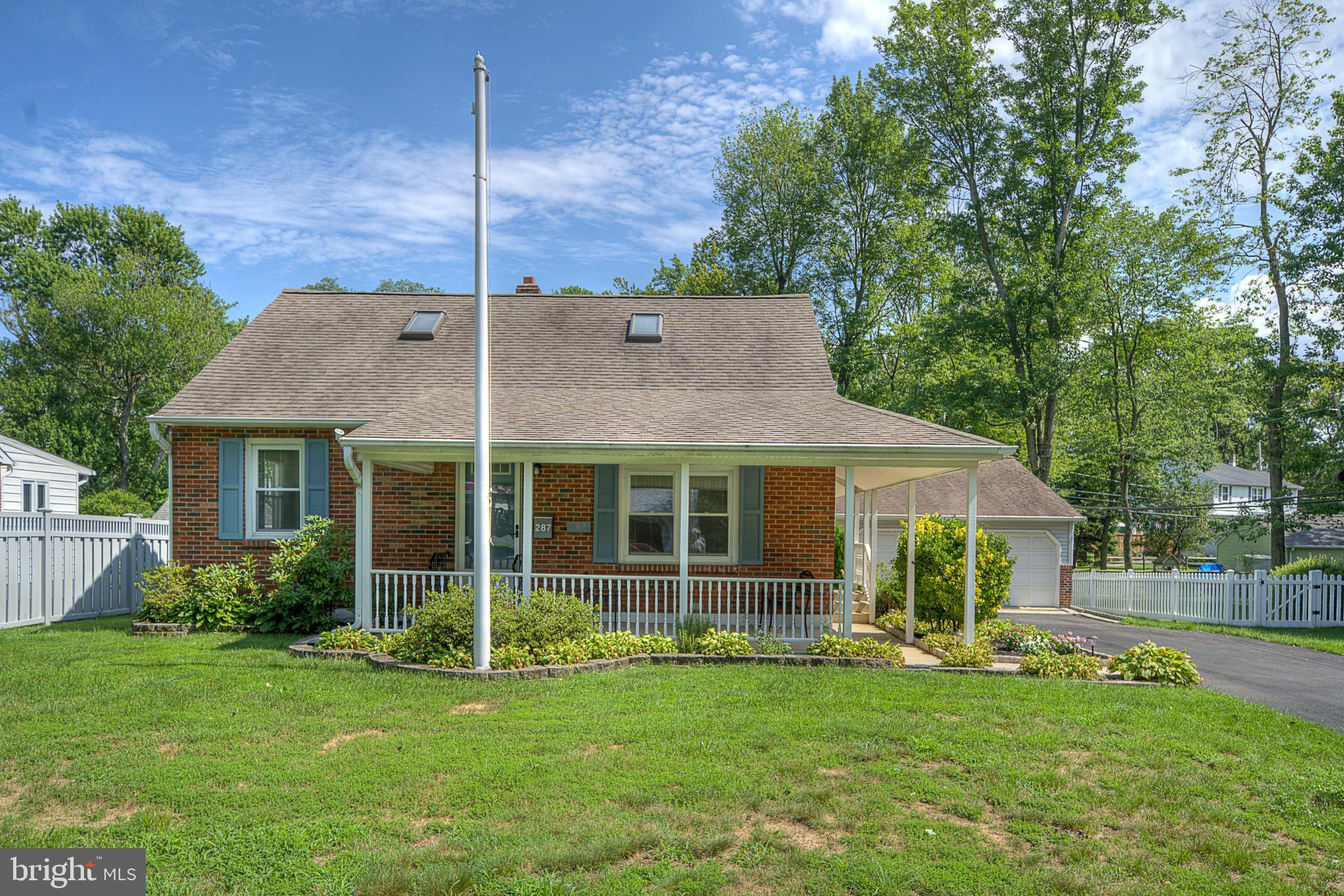287 Greene Road Warminster, PA 18974 - Photo 3 of 43