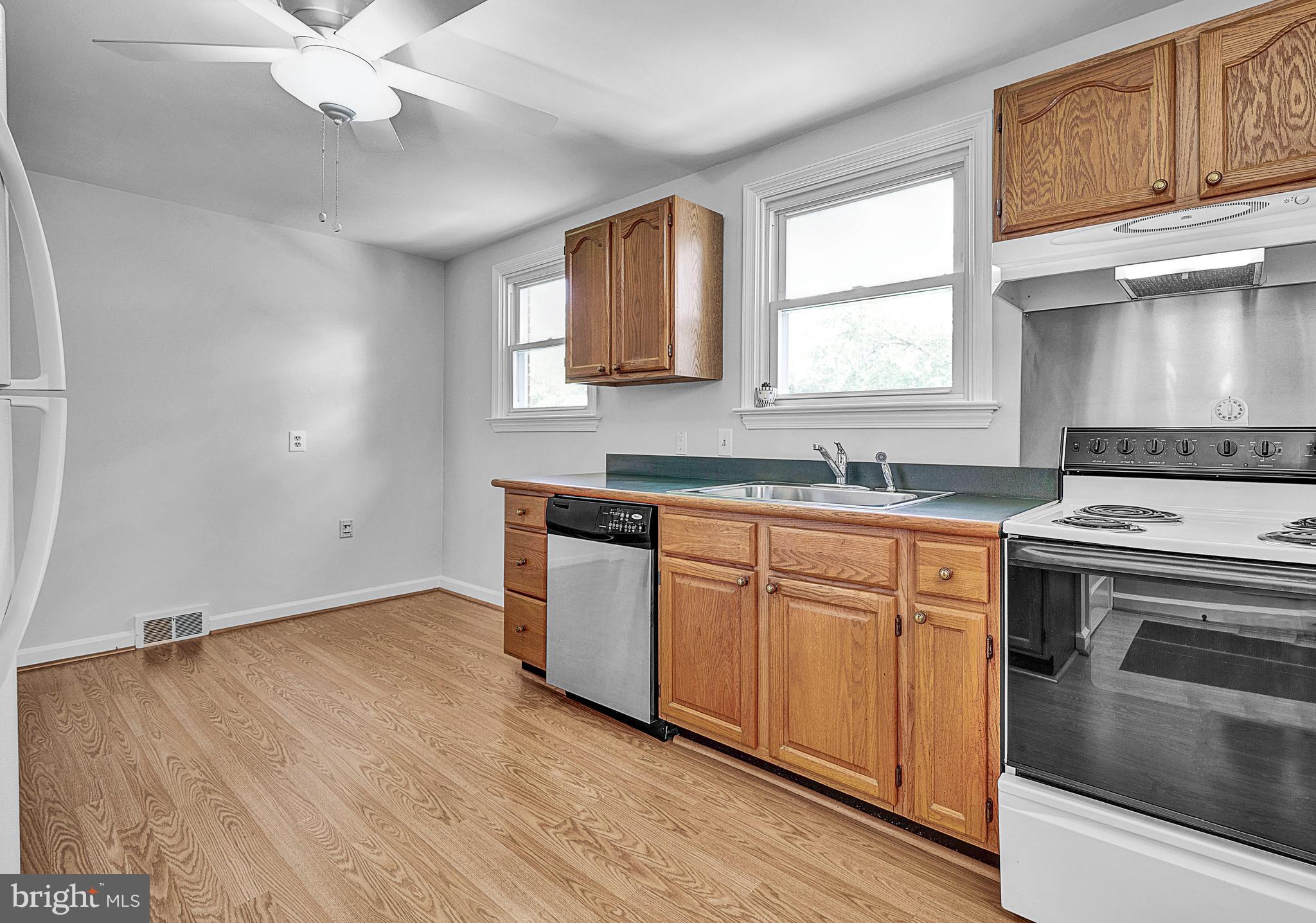 287 Greene Road Warminster, PA 18974 - Photo 9 of 43