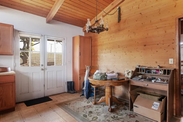 a view of a livingroom with furniture