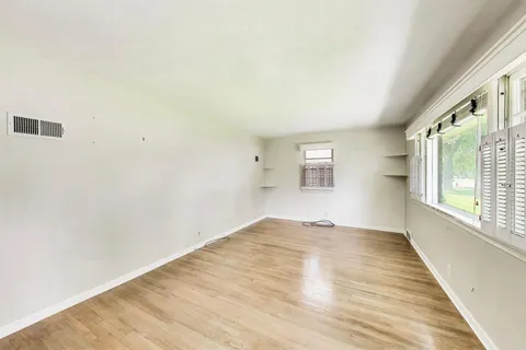 $249,500 | 518 North William Street, Joliet, IL 60435