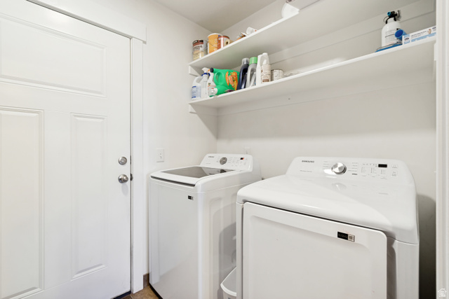 65 North 450 West Springville, UT 84663 - Photo 28 of 32 Main Floor Laundry!