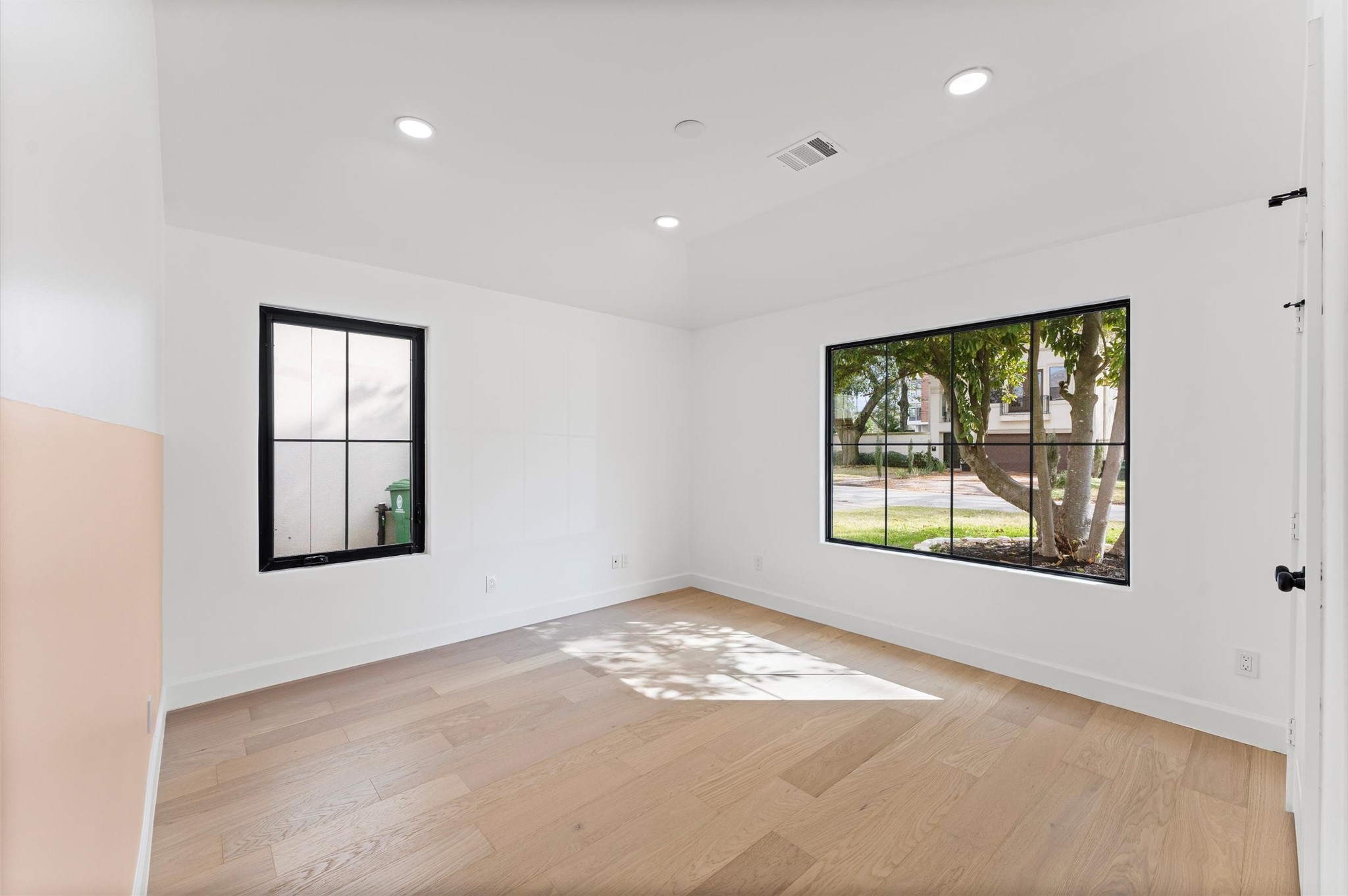 4010 Norfolk Street Houston, TX 77027 - Photo 21 of 29 Secondary Bedroom