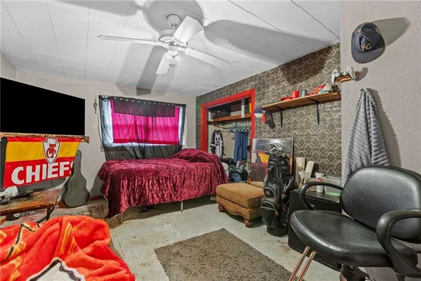 $125,000 | 301 West 13th Avenue, Emporia, KS 66801