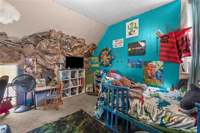 $135,000 | 301 West 13th Avenue, Emporia, KS 66801