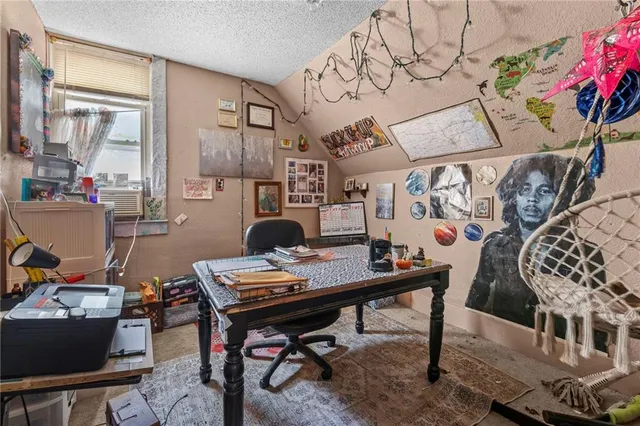 $135,000 | 301 West 13th Avenue, Emporia, KS 66801