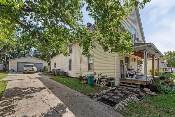 $125,000 | 301 West 13th Avenue, Emporia, KS 66801