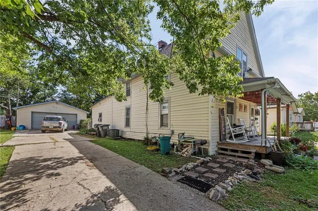 $135,000 | 301 West 13th Avenue, Emporia, KS 66801