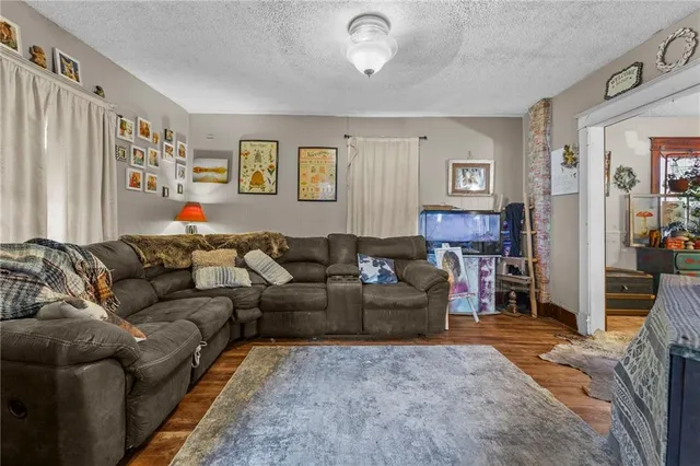 $135,000 | 301 West 13th Avenue, Emporia, KS 66801