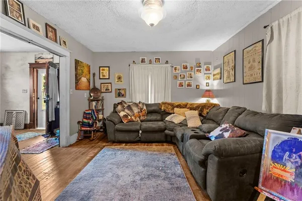 $125,000 | 301 West 13th Avenue, Emporia, KS 66801