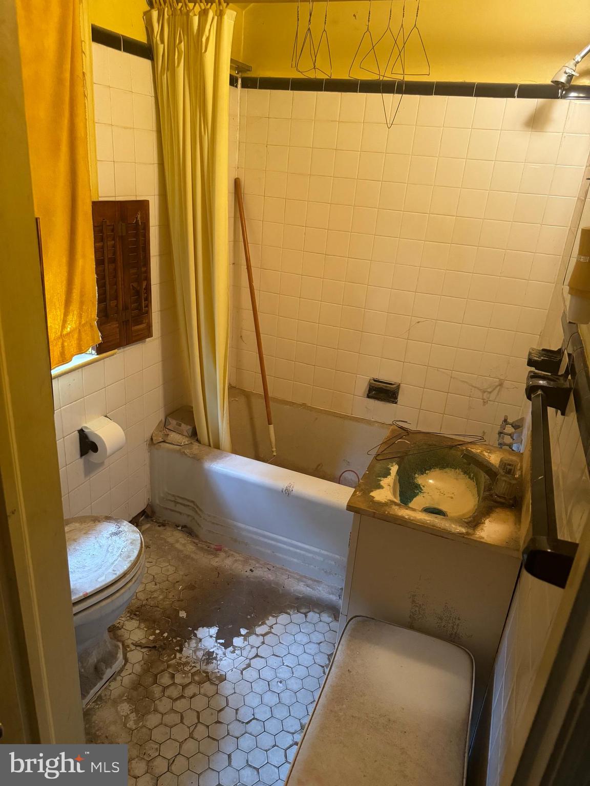 10011 Sidney Road Silver Spring, MD 20901 - Photo 4 of 5