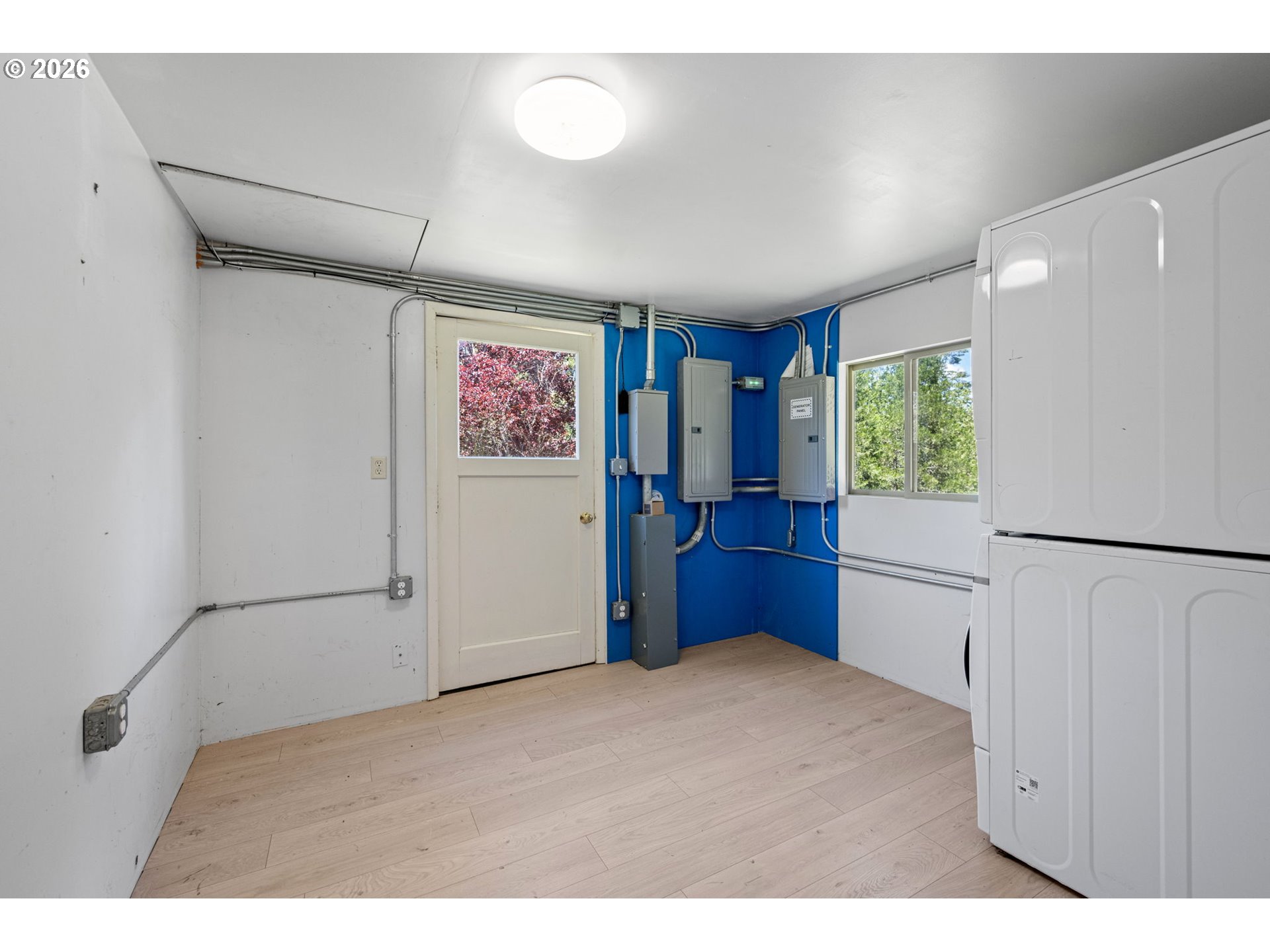 77521 Brock Road Oakridge, OR 97463 - Photo 15 of 48 a kitchen with stainless steel appliances a refrigerator and a stove