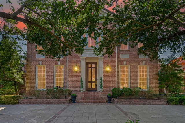 $1,325,000 | 16703 Southern Oaks Drive, Houston, TX 77068