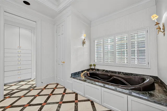 a view of walk in closet