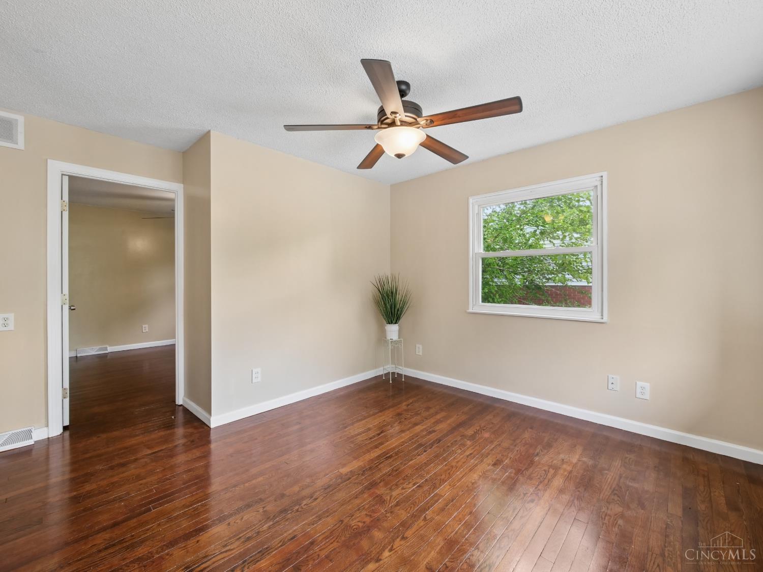 11623 Kenn Road Cincinnati, OH 45240 - Photo 11 of 33