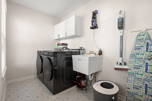 $444,900 | 206 Sweetbay Street, Valparaiso, IN 46385