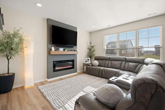 $444,900 | 206 Sweetbay Street, Valparaiso, IN 46385