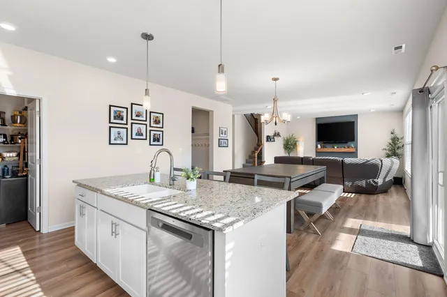 $444,900 | 206 Sweetbay Street, Valparaiso, IN 46385