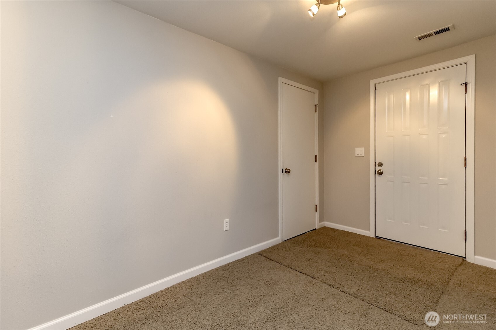 7117 40th Street West, Unit 7 University Place, WA 98466 - Photo 31 of 40