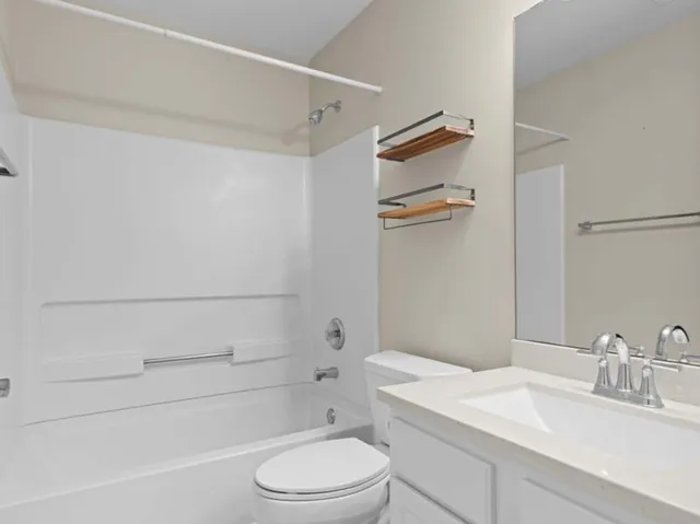 $289,000 | 1889 Stoneheather Avenue, Aurora, IL 60503