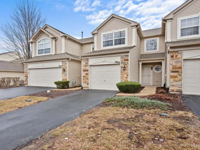 $289,000 | 1889 Stoneheather Avenue, Aurora, IL 60503