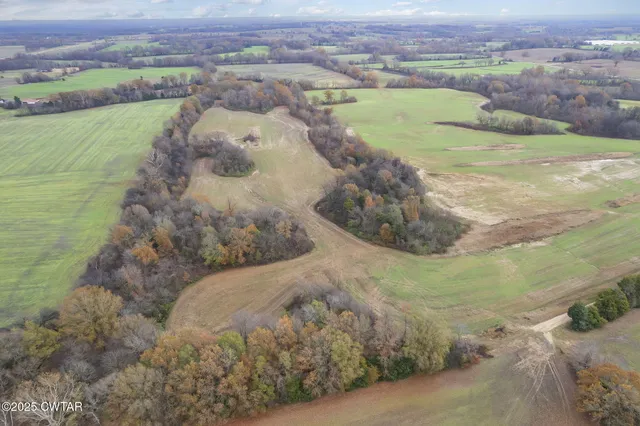 a view of a lake with an ocean beach
