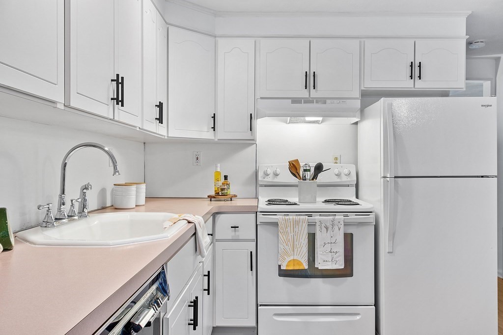10 Lockwood Road Wilmington, MA 01887 - Photo 9 of 38 Gallery Image 9