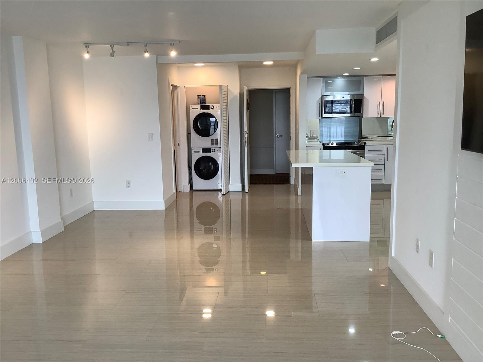 150 Southeast 25th Road, Unit 14H Miami, FL 33129 - Photo 9 of 27