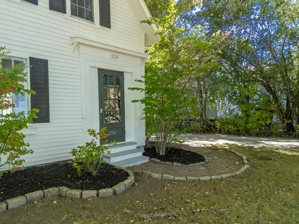 $439,000 | 224 Limerock Street, Rockland, ME 04841