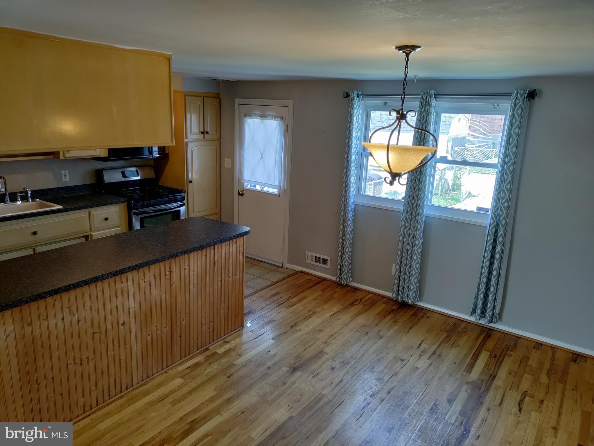 7862 Kentley Road Baltimore, MD 21222 - Photo 3 of 16