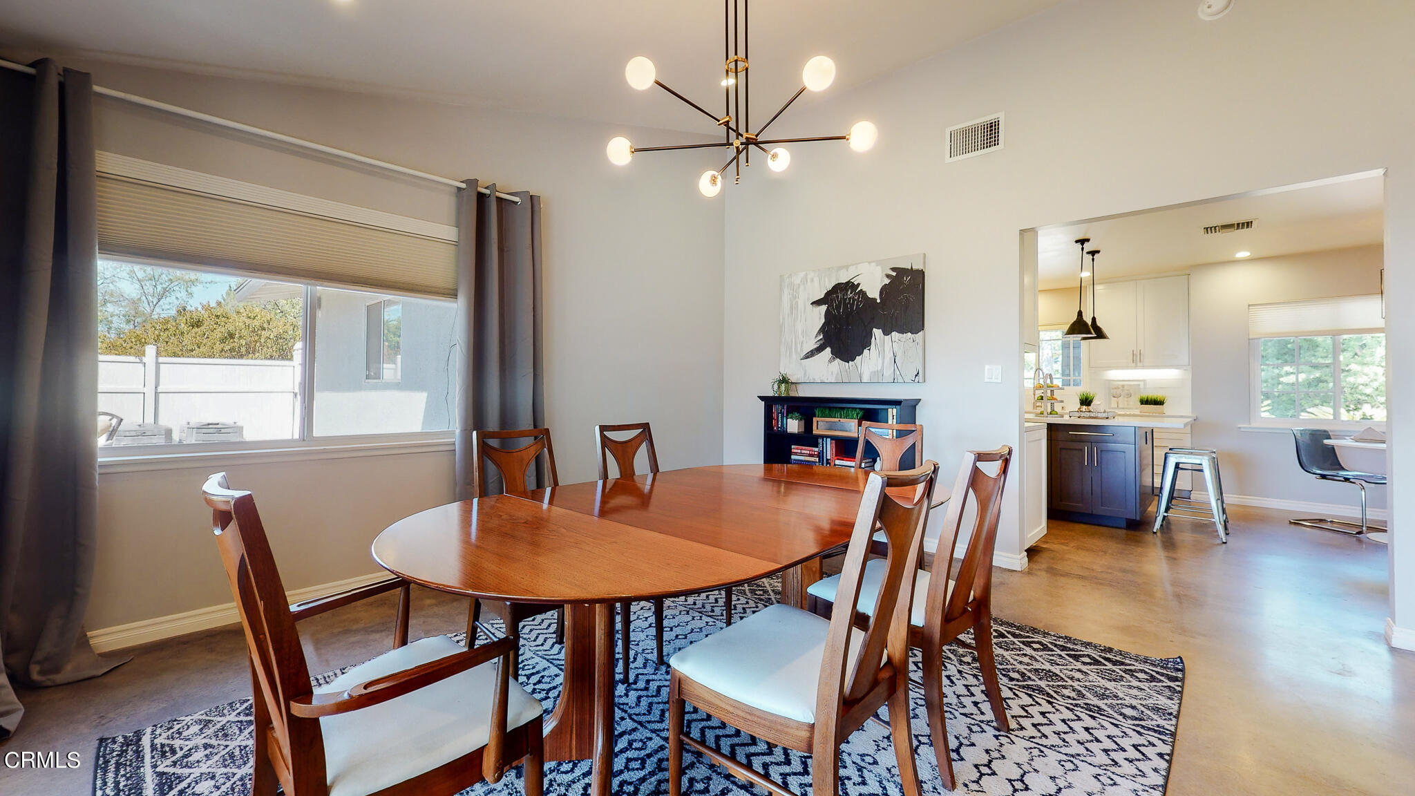 462 Devonwood Road Altadena, CA 91001 - Photo 17 of 39 a dining room with furniture and window