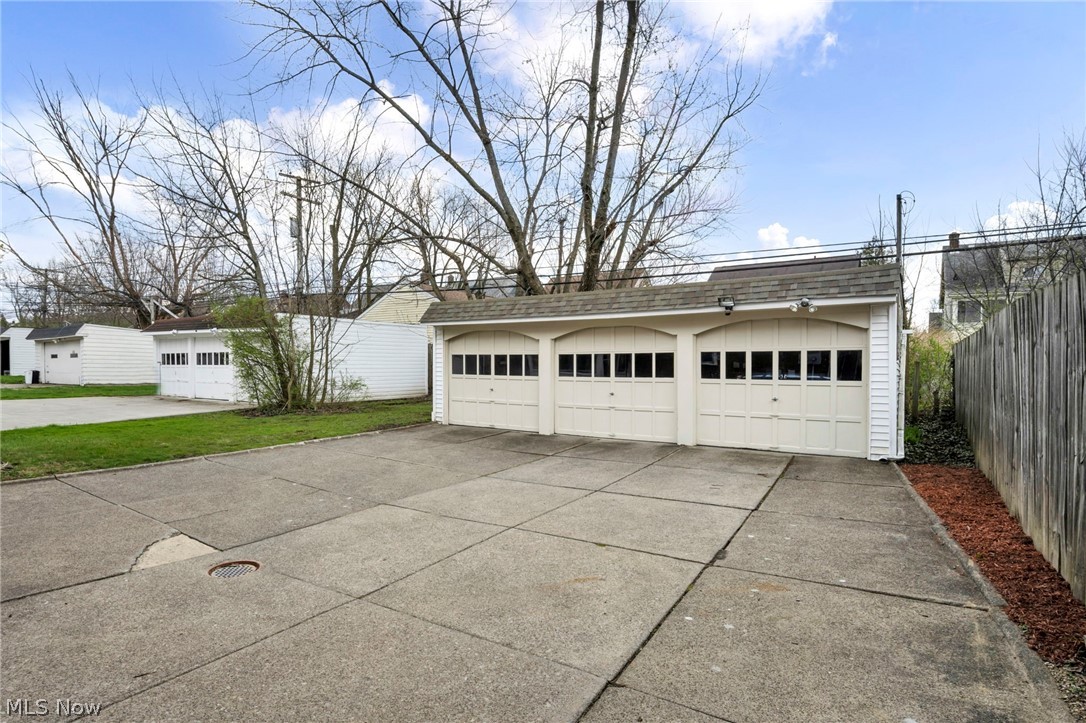 13570 Cedar Road Cleveland, OH 44118 - Photo 50 of 50