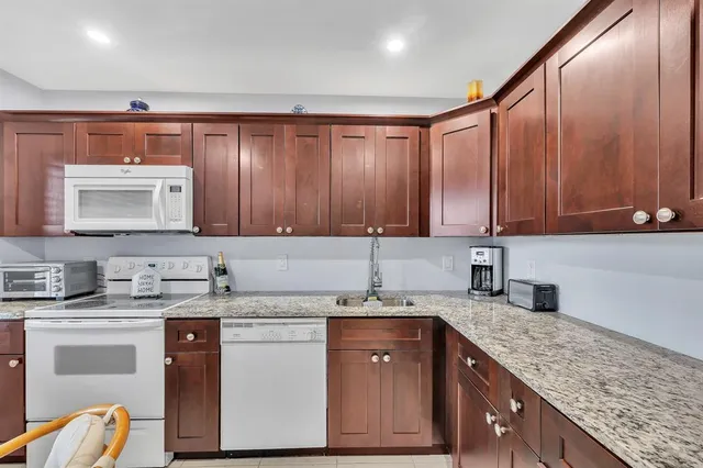 $1,999 | 9278 Vista Del Lago, Unit 31F, Boca Raton, FL 33428