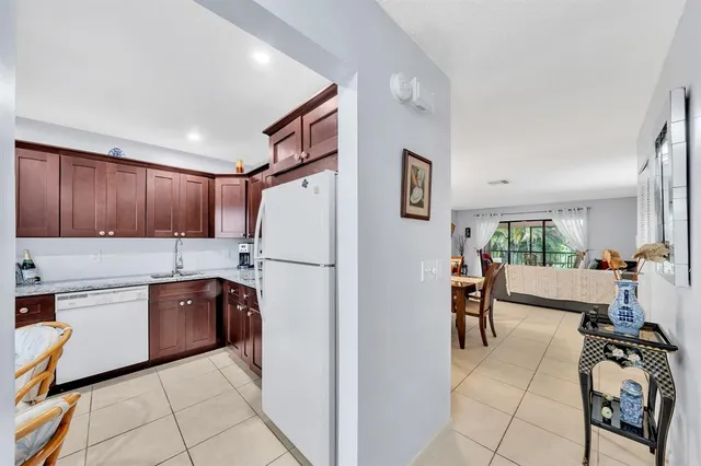 $2,075 | 9278 Vista Del Lago, Unit 31F, Boca Raton, FL 33428